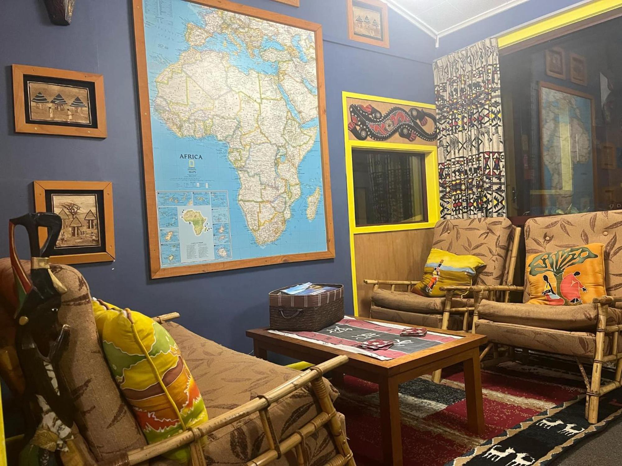 Global Village Travellers alojamiento Greymouth Exterior foto The interior of the African House