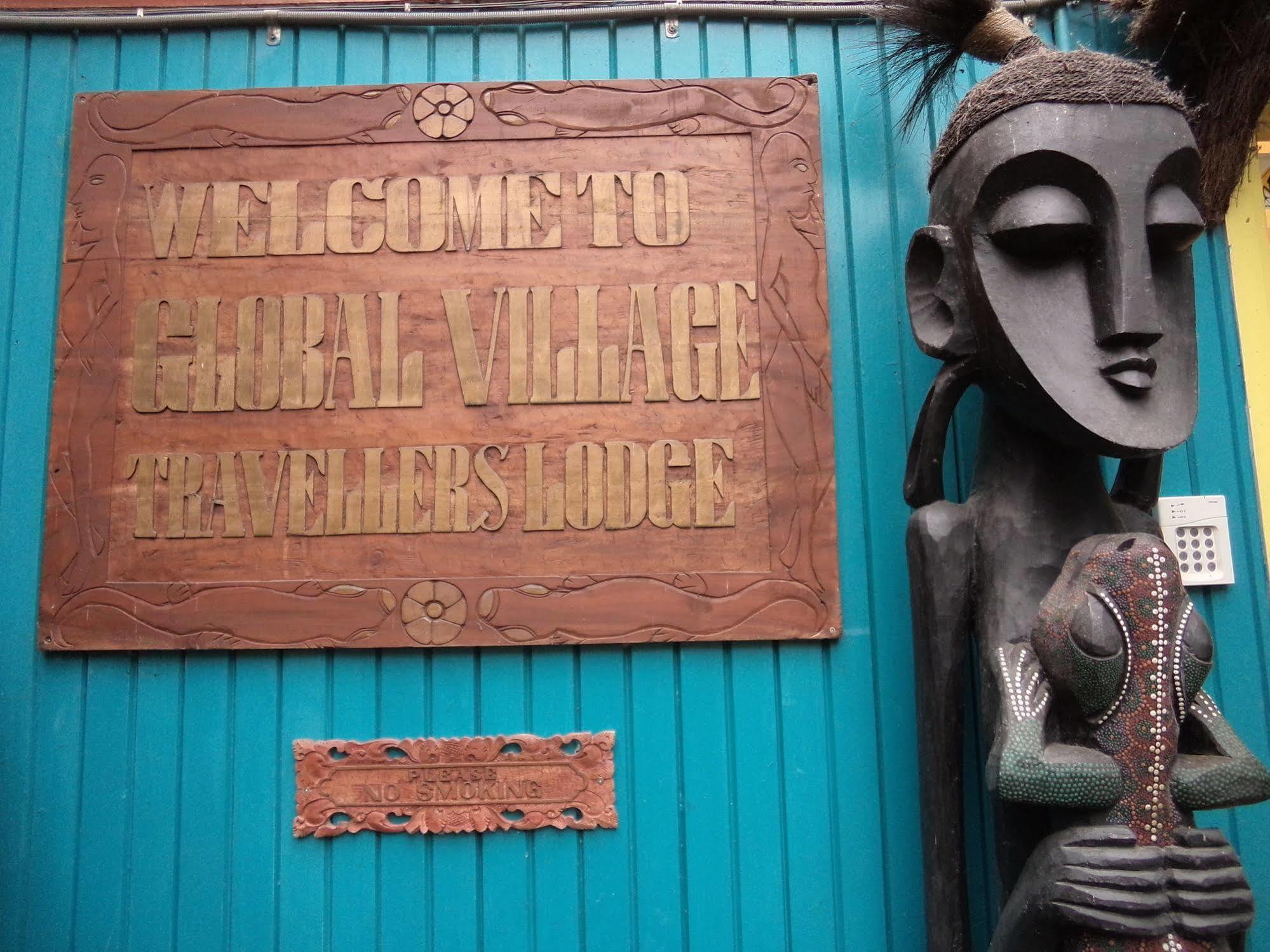 Global Village Travellers alojamiento Greymouth Exterior foto Entrance to the museum